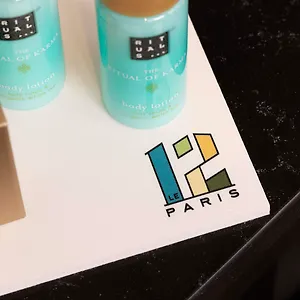 **** Hotel Le 12 France